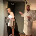 Johanna Nordström Instagram - herregud!!! vi vann årets scenshow på barncancergalan - det stora humorpriset! vi är såå glada o tacksamma! TACK till exakt alla som varit med och skapat showen. Extra tack till @palstrobaek som skrev manus, @fredrik_benke_rydman för regi, @annmirro som koreograferat, @stylebyseb @josefingrotenfelt för styling , @nilsmua @byemeliejonsson för smink, @erikmikaeltillman vår otroliga producent @ballafjang för musik. hela ATL! evelina, sofie, my, alex, maja ❤️ alla dansare ❤️ @lindabengtzing ❤️❤️ tekniker, alla bakom, och SJÄLVKLART, tack ebba och markoolio ☺️ Utan er hade showen inte blivit av. FÖRLÅT om ja glömt nån, alla som varit en del av showen tack tack tack. PUSS O TACK!!! ps. bli barnsupporter ❤️