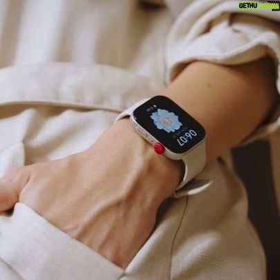 Jojo Goh - 260 Likes - 就像吴俐璇一样更好的体验华为WATCH FIT 3!这款时尚的智能方形手表提供了一系列你意想不到的功能。这就是为什么你应该拥有华为WATCH FIT 3:
超薄设计,适合全天佩戴。
超大1.82 英寸 AMOLED 显示屏
全面健身管理,轻松监测你的锻炼、卡路里和健康指标。
长达 10 天的超长电池续航,让你无需频繁充电。
只需RM599 起,HUAWEI WATCH FIT 3 现已在全国开售。无论您是健身爱好者还是时尚追求者,这款手表都适合您。
立即购买:
华为官网: https://bit.ly/4dMATe4
Shopee: https://bit.ly/4aFh99L
Lazada: https://bit.ly/3ylZjei
#HUAWEI #HUAWEIMY #HUAWEIWatchFIT3 #FashionSquared