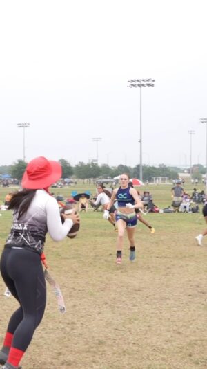 Jona Xiao Instagram - @jonaxiao with the #touchdown to @zrosegotsoul @usaflagfb #flagfootball #femalesinflag