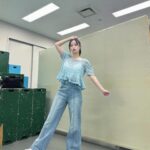Jonishi Rei Instagram - ⠀ ⠀ このトップス2700円なの👗♪ ⠀ ⠀ ⠀ ⠀ #れーチャンしふく #dailylook #ootd #code #outfit #低身長コーデ #154cm #プチプラ #clear #パンツ #Rinnu #ポニーテール #ヘアアレンジ #夏