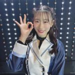 Jonishi Rei Instagram - ⠀ 本日初日を迎えました！ NMB48 約10年半ぶりのオリジナル新公演 「#天使のユートピア公演」🪽 #ここにだって天使はいる公演 のステージに立つ お姉ちゃんを何度も見てステージに憧れを持つ きっかけにもなった公演。 とてもキラキラしていたのを今でも覚えています！ NMB48にとってもファンの皆さんにとっても大切で大事な公演。 そんな偉大すぎる公演の第二のオリジナル公演 ということで不安な気持ちもあったのですが、 メンバーみんなで何度もレッスンをして一つのものに向かって進んでいくのがとっても楽しくて 自信を持って私たちにしかできない公演を 今のNMB48でしか見せれない姿をファンの皆さんに見ていただきたいとおもいステージに立ちました☺️ 気持ちが伝わっていたら嬉しいです🌼 そして、初日メンバーとしてステージに立てたこと とても幸せな気持ちでいっぱいです！ 今日という日を見つけれーちゃんしにきてくださり ありがとうございました👌🩵 ⠀ ⠀ ⠀ そして！！！ 私はリハーサル期間と舞台期間が少し被っていて 振り入れに参加することができなかったのですが、 全曲！！！わかにゃんがアンダーで入ってくれて そのおかげでスムーズに振りお越しをすることができました！！ わかにゃんがいなければ私は今日という日を迎えることが できませんでした！ 細かいメモまでしっかりしてくれたり 個人的に一緒に練習までしてくれたり 本当にありがとう🐱 ⠀ ⠀ 他にもたくさんのメンバーがアンダーに入ってくれて、今日の公演はそんなメンバーみんなとつくりあげたものでもあります。 みんなきっと必ず 皆さんの天使になって #天使のユートピア公演 に現れます。 天使たちがつくるユートピア 見つけれーちゃんしにきてくださいね👼🌟 いつもNMB48を応援してくださる皆さん 本当にありがとうございます。 皆さんがずっとずっと全力でNMB48を好きでいて くださるからこそまた天使になることができました☺️ NMB48まだまだ走り続けます🏃‍♀️💨 これからもよろしくお願いします！ ⠀ ⠀ ⠀ ⠀