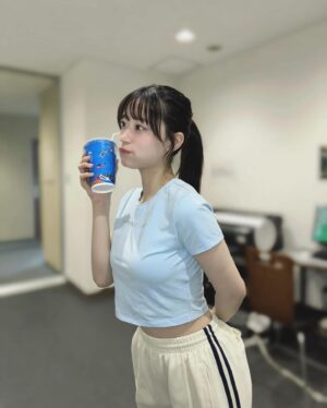 Jonishi Rei Instagram - ⠀
本日初日を迎えました！
NMB48 約10年半ぶりのオリジナル新公演
「#天使のユートピア公演」🪽

#ここにだって天使はいる公演 のステージに立つ
お姉ちゃんを何度も見てステージに憧れを持つ
きっかけにもなった公演。
とてもキラキラしていたのを今でも覚えています！
NMB48にとってもファンの皆さんにとっても大切で大事な公演。

そんな偉大すぎる公演の第二のオリジナル公演
ということで不安な気持ちもあったのですが、
メンバーみんなで何度もレッスンをして一つのものに向かって進んでいくのがとっても楽しくて

自信を持って私たちにしかできない公演を
今のNMB48でしか見せれない姿をファンの皆さんに見ていただきたいとおもいステージに立ちました☺️

気持ちが伝わっていたら嬉しいです🌼

そして、初日メンバーとしてステージに立てたこと
とても幸せな気持ちでいっぱいです！
今日という日を見つけれーちゃんしにきてくださり
ありがとうございました👌🩵
⠀
⠀
⠀
そして！！！
私はリハーサル期間と舞台期間が少し被っていて
振り入れに参加することができなかったのですが、
全曲！！！わかにゃんがアンダーで入ってくれて
そのおかげでスムーズに振りお越しをすることができました！！
わかにゃんがいなければ私は今日という日を迎えることが
できませんでした！

細かいメモまでしっかりしてくれたり
個人的に一緒に練習までしてくれたり

本当にありがとう🐱
⠀
⠀
他にもたくさんのメンバーがアンダーに入ってくれて、今日の公演はそんなメンバーみんなとつくりあげたものでもあります。

みんなきっと必ず
皆さんの天使になって
#天使のユートピア公演 に現れます。

天使たちがつくるユートピア
見つけれーちゃんしにきてくださいね👼🌟

いつもNMB48を応援してくださる皆さん
本当にありがとうございます。
皆さんがずっとずっと全力でNMB48を好きでいて
くださるからこそまた天使になることができました☺️

NMB48まだまだ走り続けます🏃‍♀️💨

これからもよろしくお願いします！
⠀
⠀
⠀
⠀