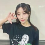 Jonishi Rei Instagram - ⠀ ワニワニ🐊 ⠀ ⠀ ⠀ ⠀ #上西恵 × #ヴィレッジヴァンガード #コラボ #Tシャツ #グッズ #上西姉妹
