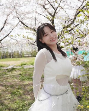 Jonishi Rei Instagram - ⠀
⠀
#NMB48 29th Single「#これが愛なのか？」
本日発売⌚️🩶🪽🎀
⠀
⠀
⠀