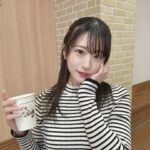 Jonishi Rei Instagram - ⠀ 今日は寒かったので ホットを買ってしまいました☕️ 寒がりにはまだまだ長袖じゃないとキツそうです☃️ ⠀ ⠀ ⠀ ⠀ ⠀ #れーチャンしふく #dailylook #ootd #code #outfit #低身長コーデ #154cm #モノトーンコーデ #ハーフアップ #お姉さん 👩🏻？