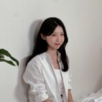 Joo Hyun-young Instagram - 어렸을 때 이 날을 꿈꾸며 연습 많이 했는데.. 더 할 걸 그랬어요?! 크크. 이른 아침부터 섬세하게 찍어주시고 예쁘게 담아주신 나혼자산다팀 너무나 감사드립니다! 매번 티비로만 보던 스튜디오에 처음 들어갔을 때 정말 심장이 미친듯이 뛰었어요. 본방 보면서도 미숙하고 어설픈 제 모습에 또 심장이 콩닥콩닥 했어요. 근데 이게 나인걸 우째.. 헤헤🦧 시청해주신 분들 모두 너무너무 감사드립니다. 나! 혼자! 산다!!!