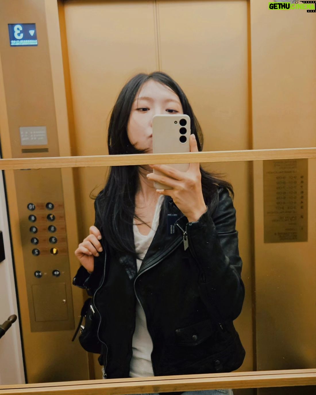 Joo Hyun-young - 18.2K Likes - 아름답고 멋지고 다하는 선생님들과 행복했던 촬영 끝! 이제 자유시간 🖤