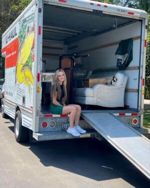 Jordan Rachel Instagram - Surprise! I am moving to Florida. 🤗