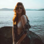 Jordan Claire Robbins Instagram – life’s a beach when you’re shooting at golden hour with @nickthiessen 🍯💫