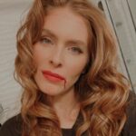 Jordan Claire Robbins Instagram – this year I dressed as a friendly prohibition vampire who couldn’t wait to go home and eat a bagel sandwich in her Pearl Jam tshirt 🧛‍♀️🥯