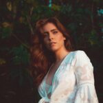 Jordan Claire Robbins Instagram – magic hour with @nickthiessen ✨