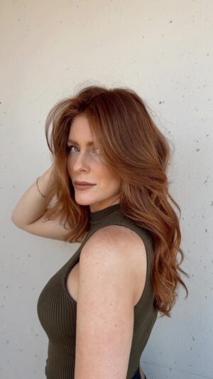 Jordan Claire Robbins Instagram - It’s pumpkin spice season 🔥 @jordanclairerobbins 
Colour   cut by @chrisweberhair @vanillaloft 🤍
#chrisweberhair #pumpkinspicehair #vanillaloft #fallhair #redhair #gingerhair #copperhair 🤍