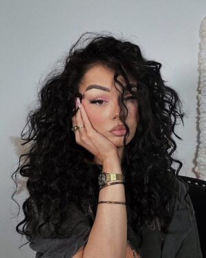 Jordan Lipscombe Instagram - c u r l s