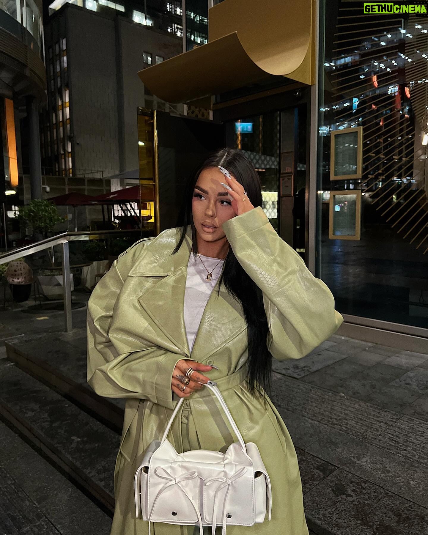 Jordan Lipscombe Instagram - dinner & drinks attire🍀