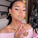 Jordan Lipscombe Instagram - makeup is great but you are greater🖤