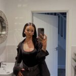 Jordan Lipscombe Instagram - bathroom lighting🥴
