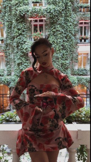 Jordan Lipscombe Instagram - #ad the new fragrance #GoodFortune by @viktorandrolf_fragrances is a dream🔮 had the best time at Paris fashion week to celebrate the launch ✨ What’s your good fortune? @lookfantastic #manifestyourgoodfortune