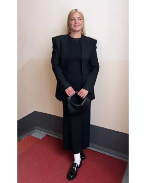 Jördis Triebel Instagram - Last night …!!
@deutscherschauspielpreis 
Congratulations to all the nominated and winning colleagues!!
Specially my beloved @devrim.lingnau 🩷

Thank you 
 @teenatuning 
my sorceress behind the scenes
