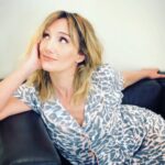 Jorgelina Aruzzi Instagram - Menos mal que no estoy posando para mostrar este hermoso pijama @sopinkoficial @bluo.oficial www.sopink.com.ar www.sopink.com.ar/bluo