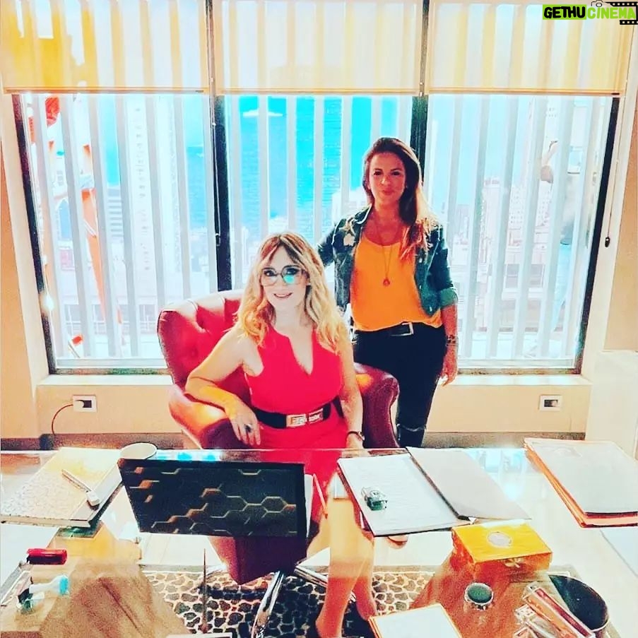 Jorgelina Aruzzi Instagram - Acá con la grosa de @latinblood77 mi ambientadora preferida!!!!