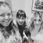 Jorgelina Aruzzi Instagram – Bebas!❤️❤️❤️#ElPrimerodeNosotros @karinitahache @paola_krum @telefe @paramountplusla