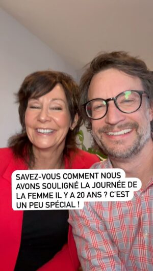 Josée Boudreault Instagram - Savez-vous comment nous avons souligné la journée de la femme il y a 20 ans ? C’est un peu spécial !

C’est la première fois qu’on s’est embrassé ! Et oui un 8 mars!