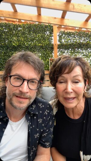 Josée Boudreault Instagram - Voici où nous serons jusqu’à la fin juin !  On a hâte de vous voir et rire avec vous ! 🎉🎉🎉