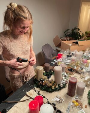 Josefine Preuß Instagram - Ich wünsche Euch einen wundervollen und friedlichen 1.Advent!!! ✨❄️ 
#solangsamkommichinstimmung #einglühweinzweilühlleindreilülis
