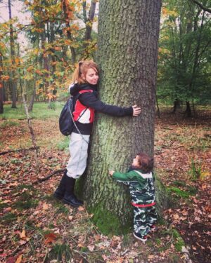 Josefine Preuß Instagram - Schon früh die wirklich wichtigen Dinge mitgeben.., sooo wichtig!  #welcomeautumn #niceweekendforall #neinnichtmeinsnurfallswerfragt