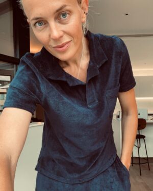 Josephine Bornebusch Instagram - Men snälla @singular_society … det här lilla frotté-settet är det finaste ni gjort! Och med tanke på vädret i London kanske även det mest praktiska. Handduk och kläder i ett liksom. Love it!!