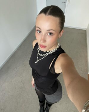 Josephine Chavarria Højbjerg Instagram - 🖤