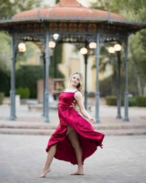 Journey Kay Instagram - It’s MONDAY!  Make this week count! What are you working on right now?! I am learning a new solo for nationals. 🤩
Photo @studiojoliedance
