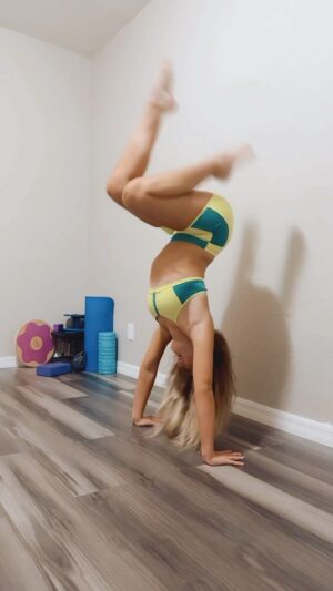 Journey Kay Instagram - Keep watching for my fail 😂 Make sure your having fun! 😜😂
My adorable friend @jasminejpando designed this set with @darochdance I’m so excited I got to snag the fit to share!  Go give them a follow! And snag your Jasmine Daroch set!
