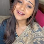 Jovita Livingston Jones Instagram – Been a while ❤️🎤 #piraithedum #myvoice #karaokediaries 

#reels #trending #trendingreels #tamilsongcovers #covers #music #instagram #myvoice #karaokesinging #tamilmusic #instagram #instacovers #jovitalivingston #jovitasings