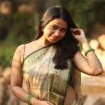 Jovita Livingston Jones Instagram – 💚✨
📸 @sat_narain 

#nothinglikesaree #jovitalivingston