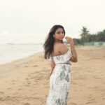 Jovita Livingston Jones Instagram - Into the blues 🌊🤍 📸 @shotsbyharsha #reels #trendingreels #instagram #reelsinstagram #instareels #bollywood #reelitfeelit #beach #beachlife #beachbaby #beachshoot #jovitalivingston