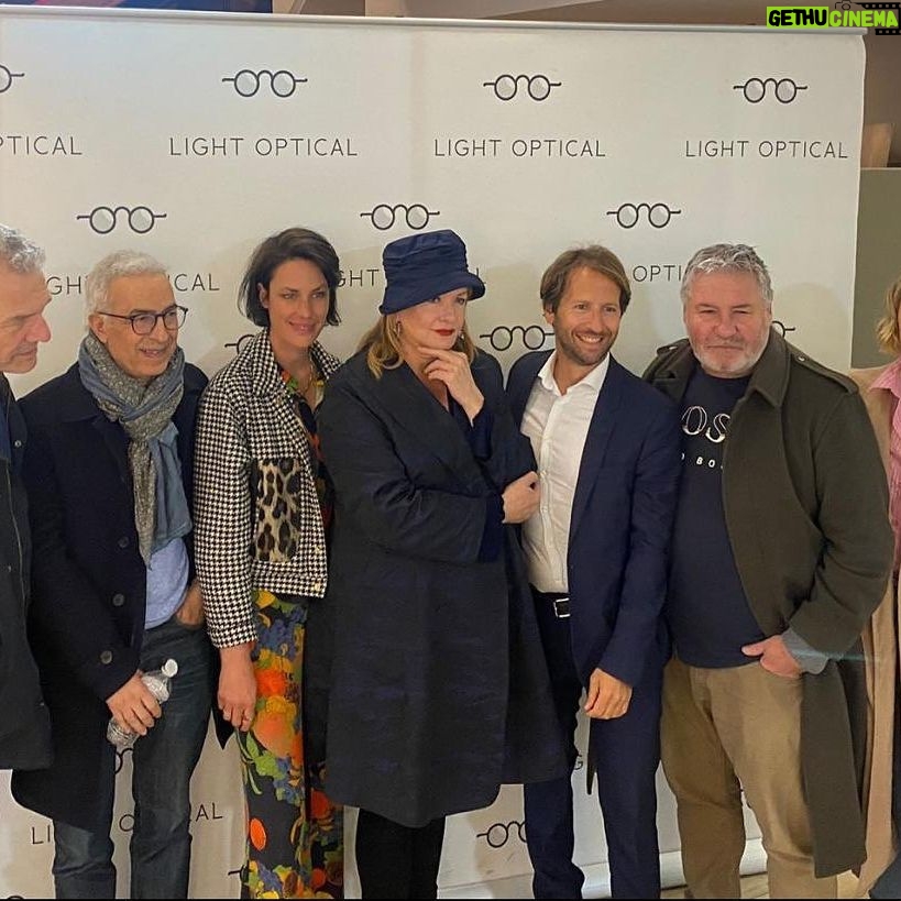Joy Esther - 3 Likes - De très beaux courts métrages découverts grâce au @lightopticaltalentfestival il y a quelques jours 🎬