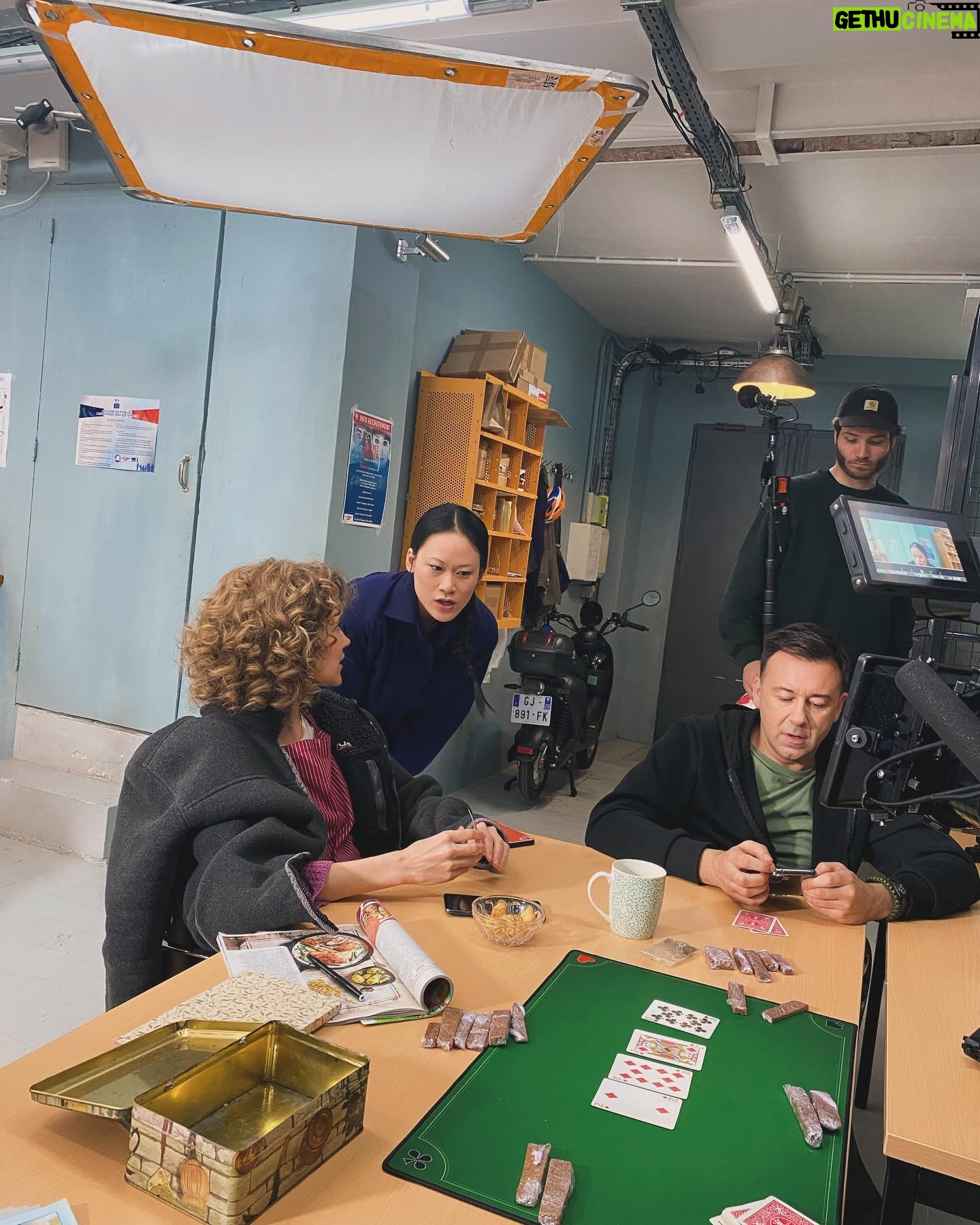 Joy Esther Instagram - Une première semaine trop chouette sur le film Babylone de Jérôme L’Hotsky @diemxdiem @eliesemounofficiel @alyzeelalande @andy.cocq @esteban_naivenewbeaters @writerz_production 🎬🥰