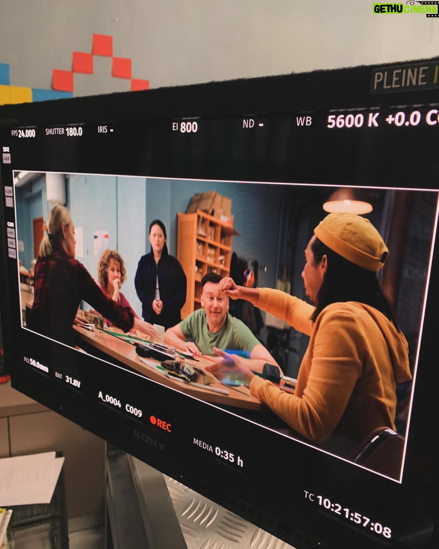 Joy Esther Instagram - Une première semaine trop chouette sur le film Babylone de Jérôme L’Hotsky @diemxdiem @eliesemounofficiel @alyzeelalande @andy.cocq @esteban_naivenewbeaters @writerz_production 🎬🥰