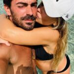 Joy Esther Instagram - 10 anni fa, hai fatto battere di nuovo il mio cuore ♥️ Auguri amore mio #10anni #10yearsanniversary #noidue