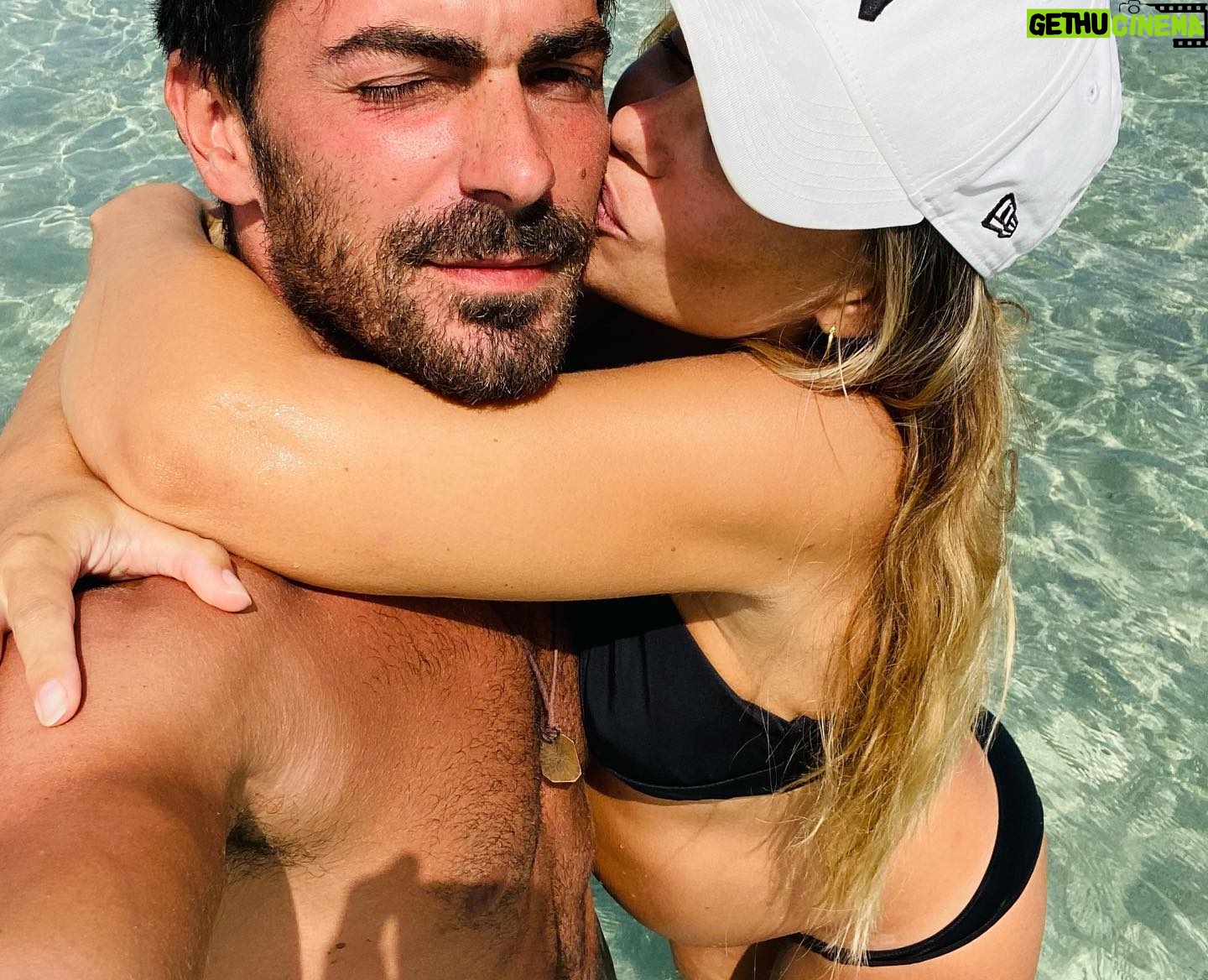 Joy Esther - 3 Likes - 10 anni fa, hai fatto battere di nuovo il mio cuore ♥️
Auguri amore mio
#10anni #10yearsanniversary #noidue