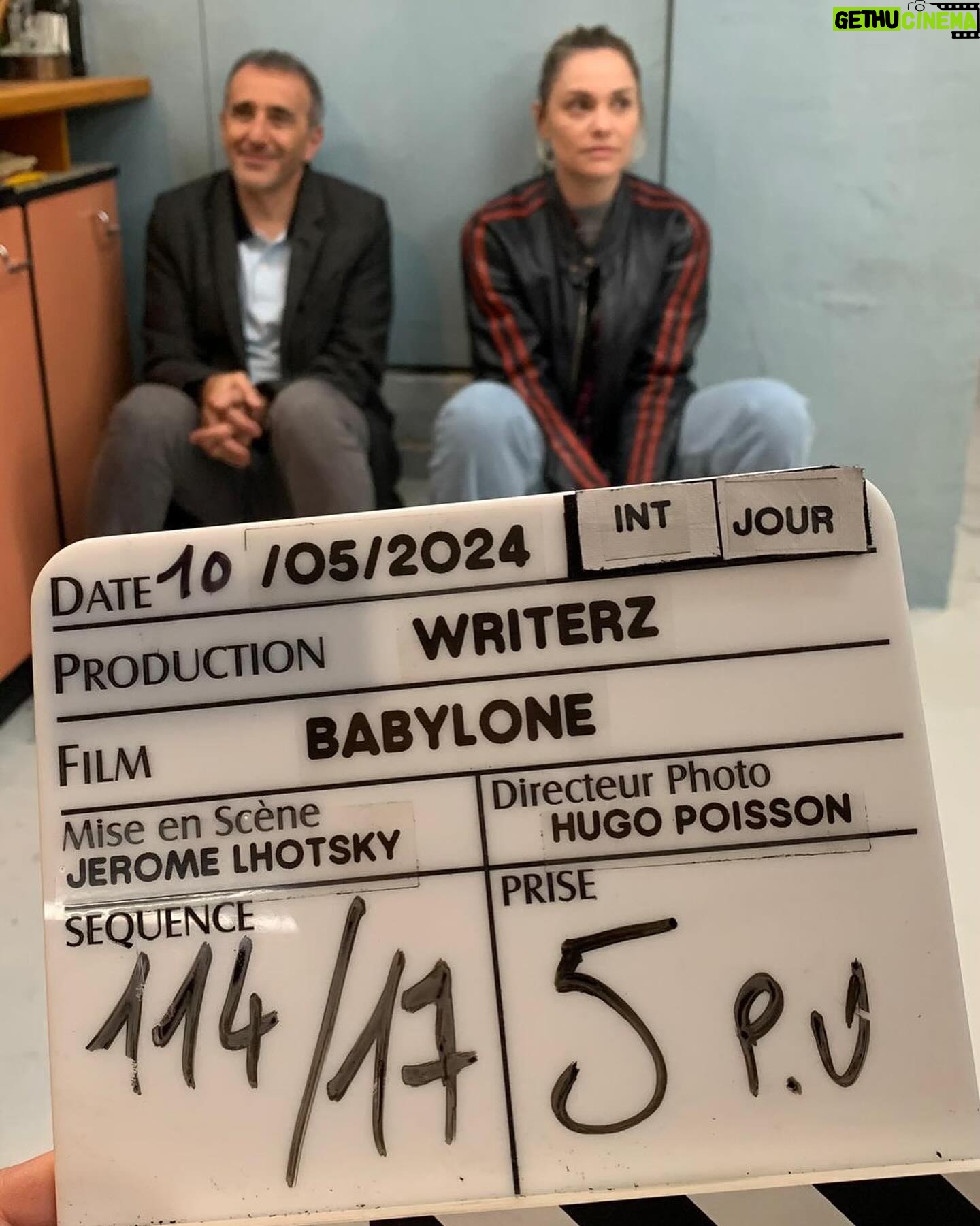 Joy Esther Instagram - Fin de cette 2eme semaine sur le film Babylone 🎬🕵🏼🥰 Avec mes camarades de rêves ♥️ @diemxdiem @alyzeelalande @eliesemounofficiel @andy.cocq @esteban_naivenewbeaters @arnaud_maillard_ @writerz_production