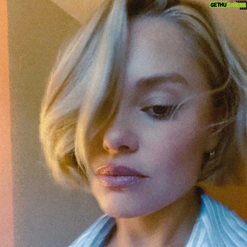 Joy Esther - 3 Likes - Short hair rules (and wins)