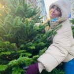 Joy Esther Instagram - Quelques heures avant 🎄 Merci cher Sapin ❤️ et merci mon amoureux de l’avoir porté 😅 !