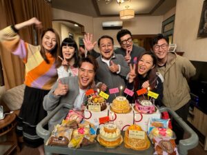 Joyce Tang Lai-Ming Instagram - 愛回家台前幕後好有愛呀 ❤️💕
#愛回家之開心速遞 
# 1月生日之星 #happybirthday 
@chandrew117 @konniecrab @palsinn @maboboma @kellyyygu_ @hoho_c66 @