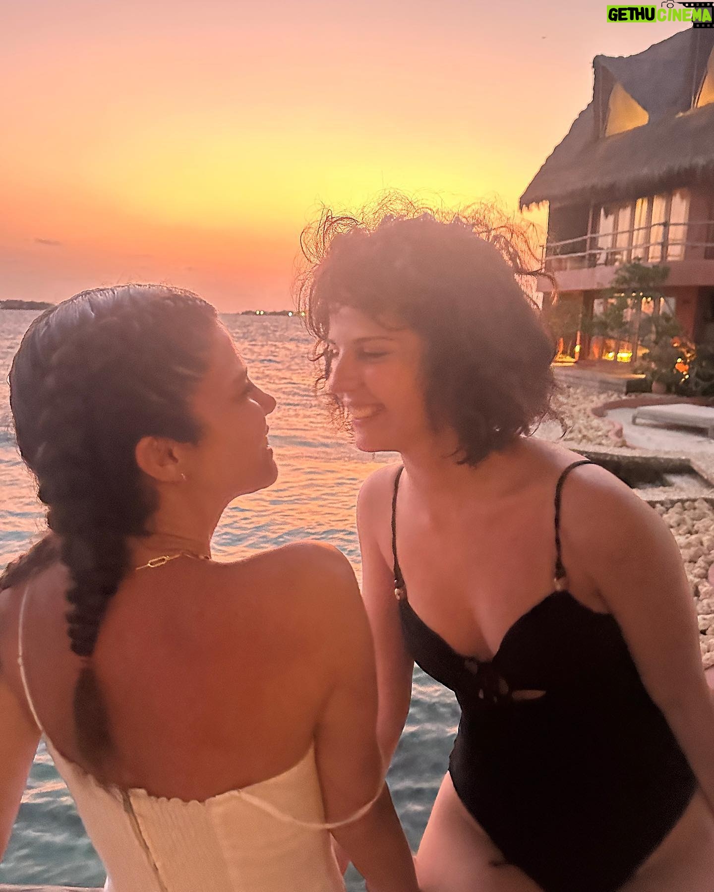 Juana Acosta Instagram - P A R A Í S O 🤍 #IslasDelRosario @calamambo #Colombia