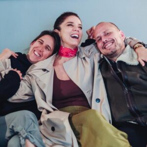 Juana Acosta Instagram - It’s a wrap!!!! ❤️ Casi 4 meses con el mejor equipo posible; cuánto talento y cuánta calidad humana, me voy llena de amor y de gratitud. Los adoro! @netflixlat @netflixcolombia @tisproductions_
