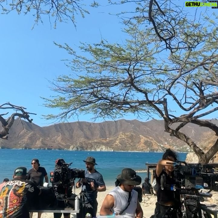 Juana Acosta - 3 Likes - It’s a wrap!!!! ❤️ Casi 4 meses con el mejor equipo posible; cuánto talento y cuánta calidad humana, me voy llena de amor y de gratitud. Los adoro! @netflixlat @netflixcolombia @tisproductions_