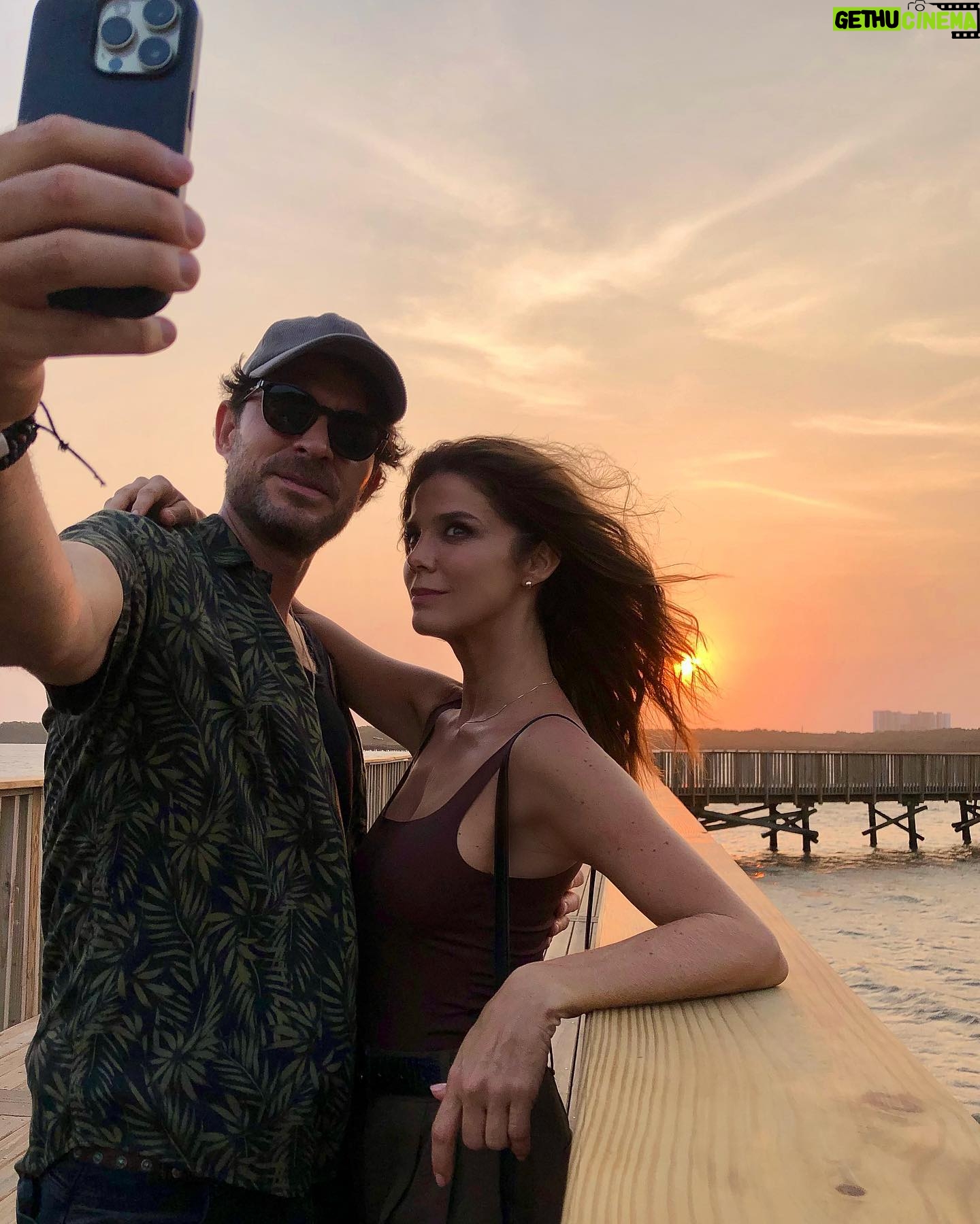 Juana Acosta - 3 Likes - Último día 🤍 Se acaba este viaje tan increible y tan intenso… no me lo creo!!!
GRACIAS GRACIAS GRACIAS 🍄
@netflixlat @tisproductions_ #Colombia