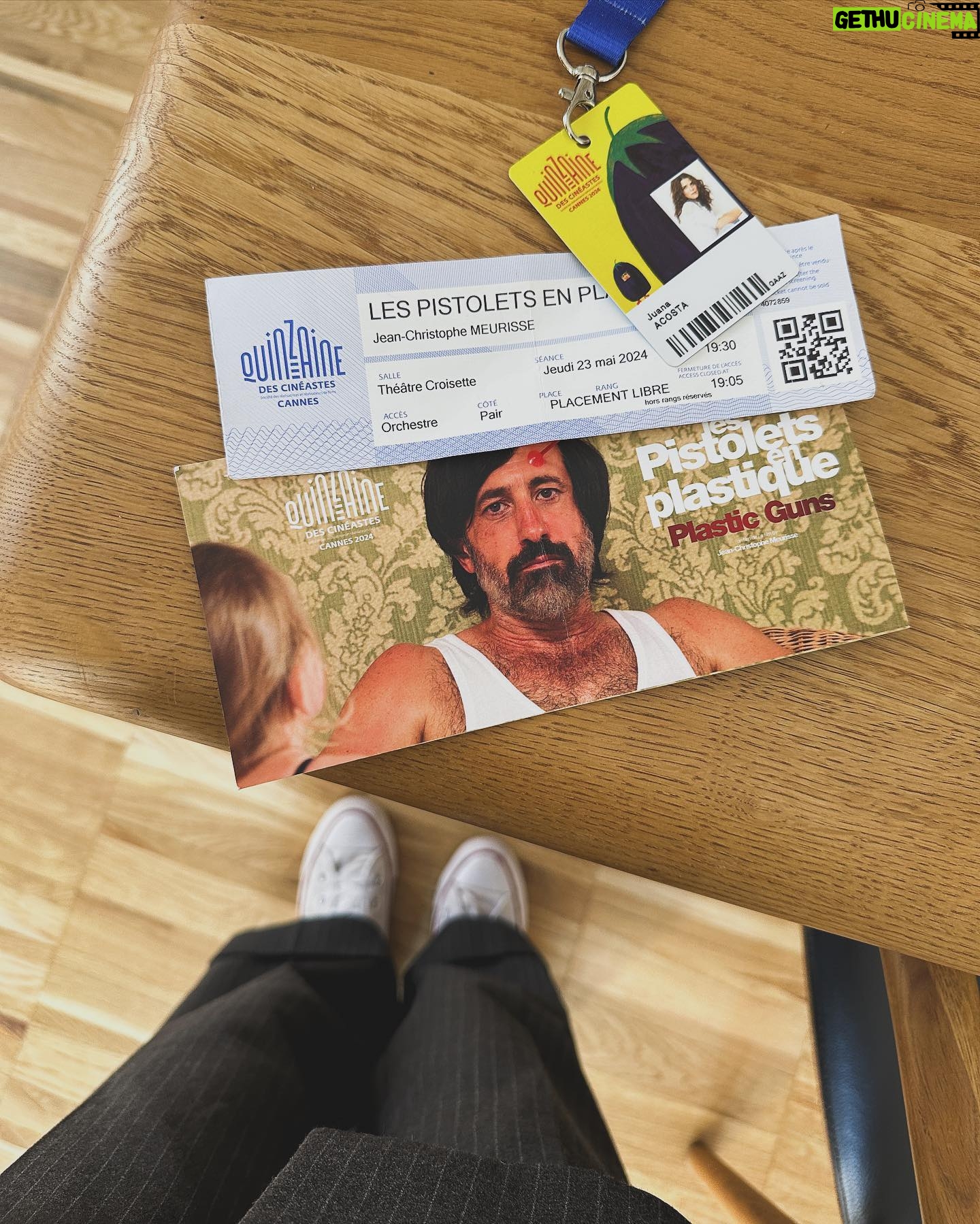 Juana Acosta - 3 Likes - Press Junket 💛 Les Pistolets en platique de @jeanchristophemeurisse #Cannes2024
Gracias @jorgesnab @merakiagents @juanita_fellag_chebra @charadesfilms @bacfilms @quinzaine_des_cineastes @festivaldecannes